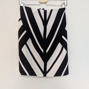 Black House White Market Skirt Size 2  Stretchy Fabric